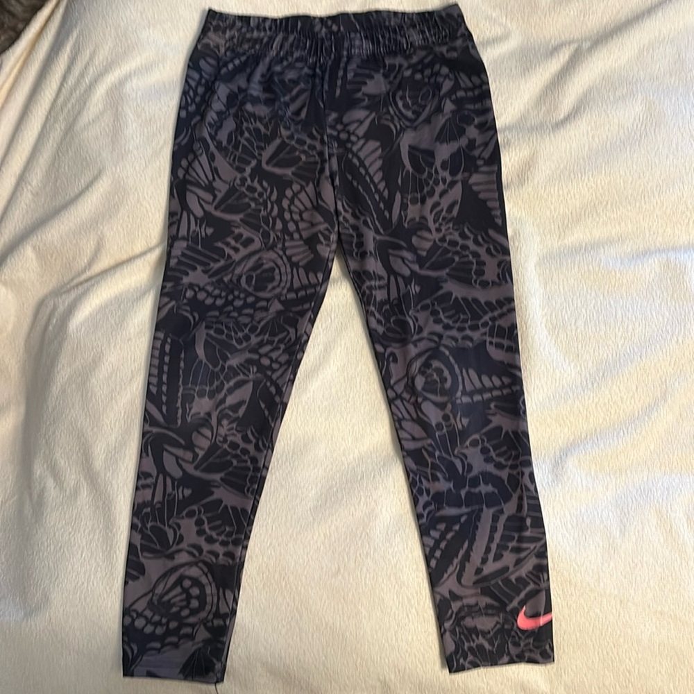 Nike leggings size 5-6